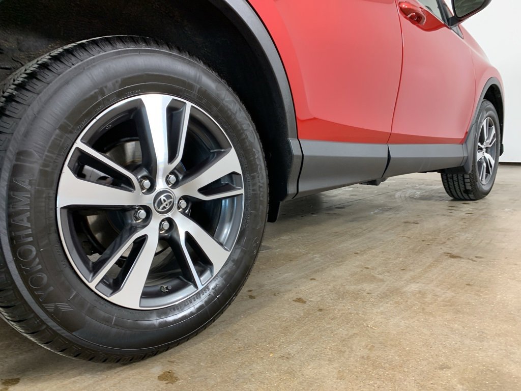 Used 2017 Toyota RAV4 XLE image 9