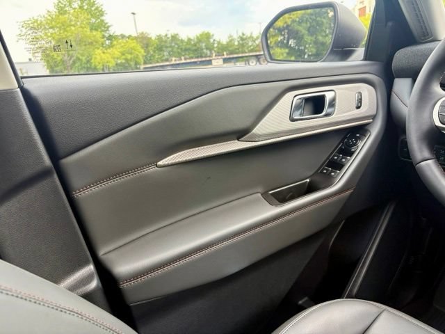 Used 2026 Ford Explorer Active w/ Active Comfort Package RWD image 22