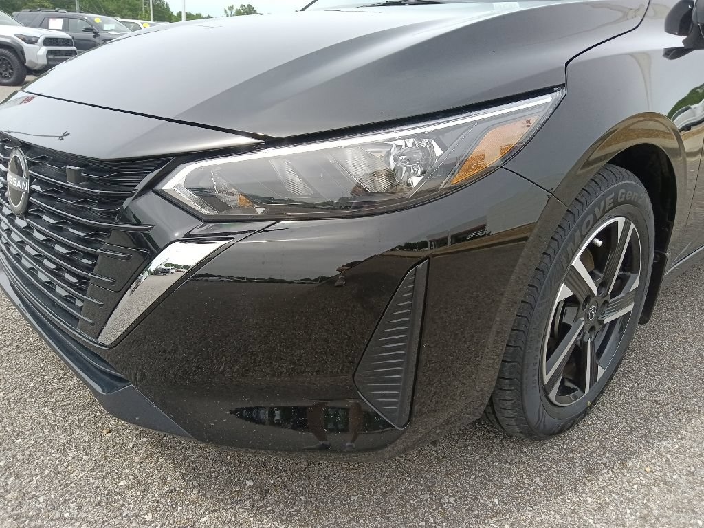 Used 2025 Nissan Sentra SV w/ Trunk Package FWD image 9
