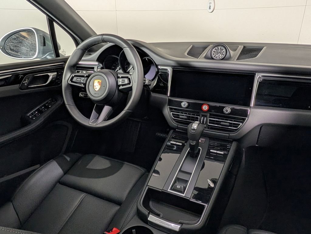 New 2026 Porsche Macan image 22
