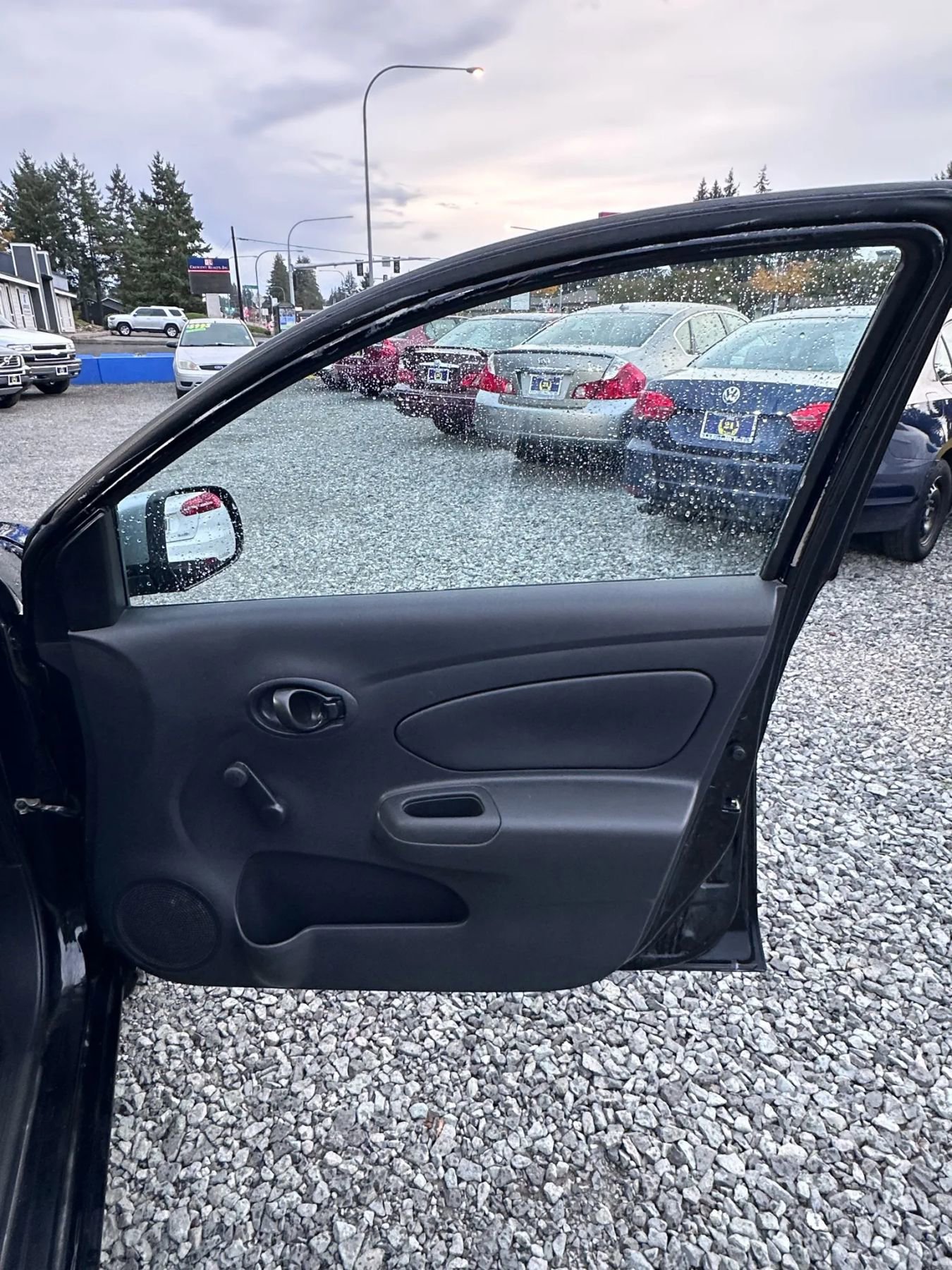 Used 2017 Nissan Versa S image 18