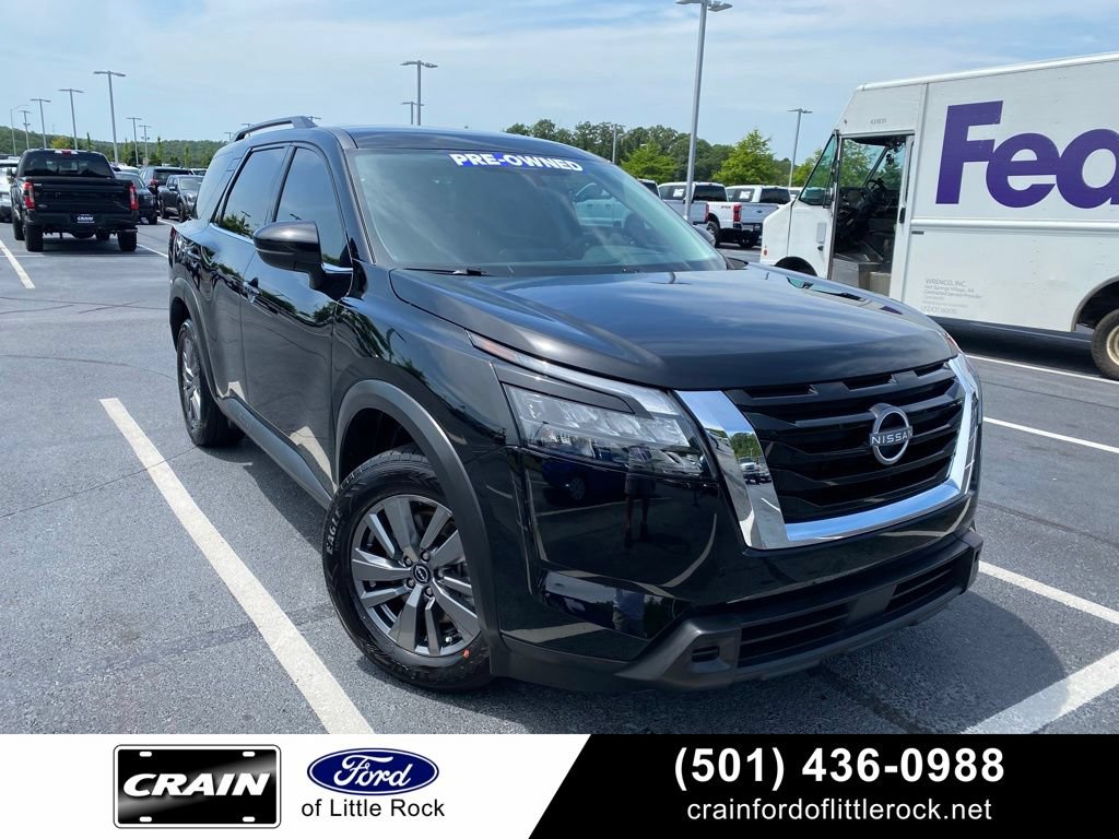 Used 2025 Nissan Pathfinder SV FWD image 1