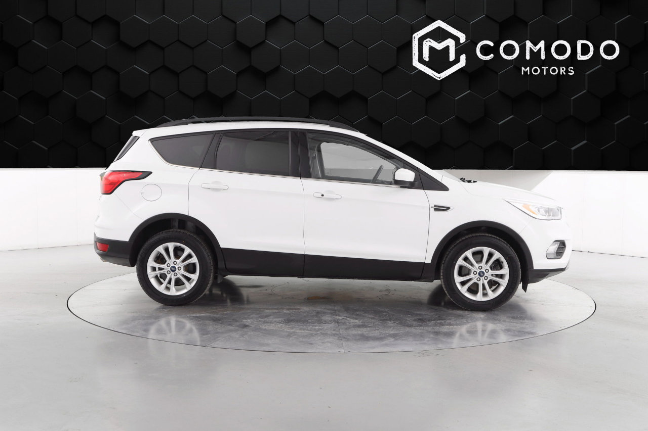 Used 2019 Ford Escape SEL image 2