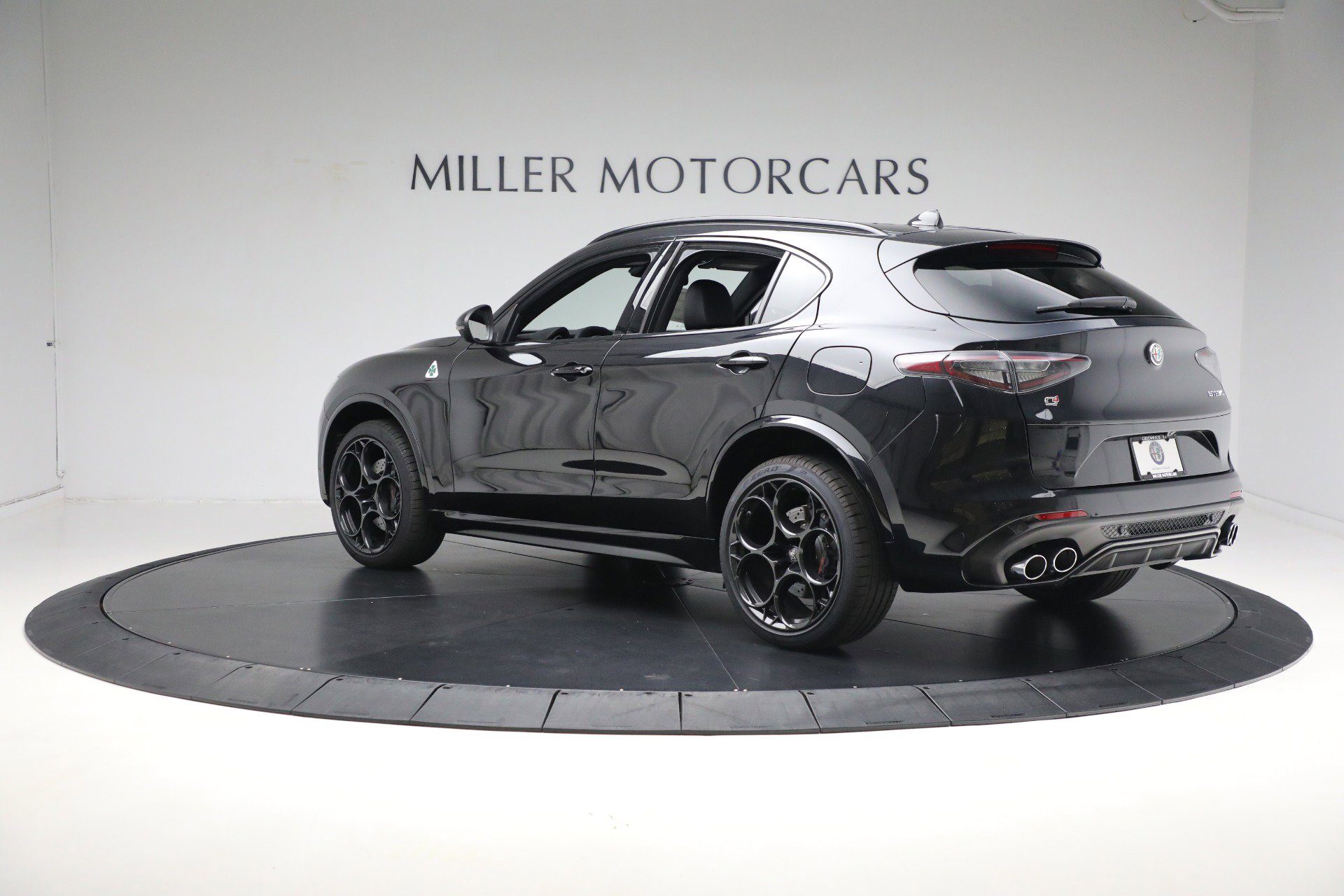 New 2024 Alfa Romeo Stelvio Quadrifoglio w/ Active Assist Plus Package AWD/4WD image 12