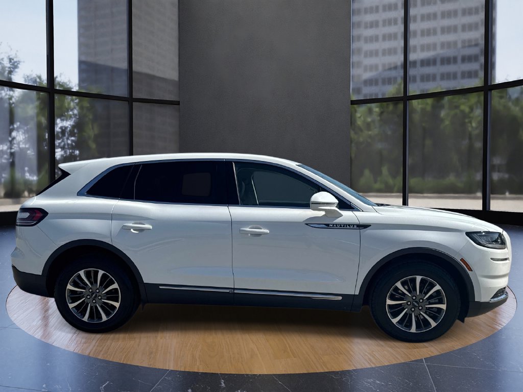 Certified 2023 Lincoln Nautilus Reserve w/ Luxury Package FWD image 2