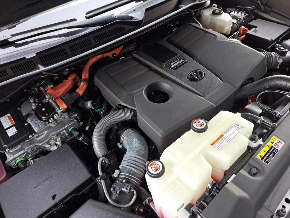 Used 2024 Toyota Sequoia Capstone image 28