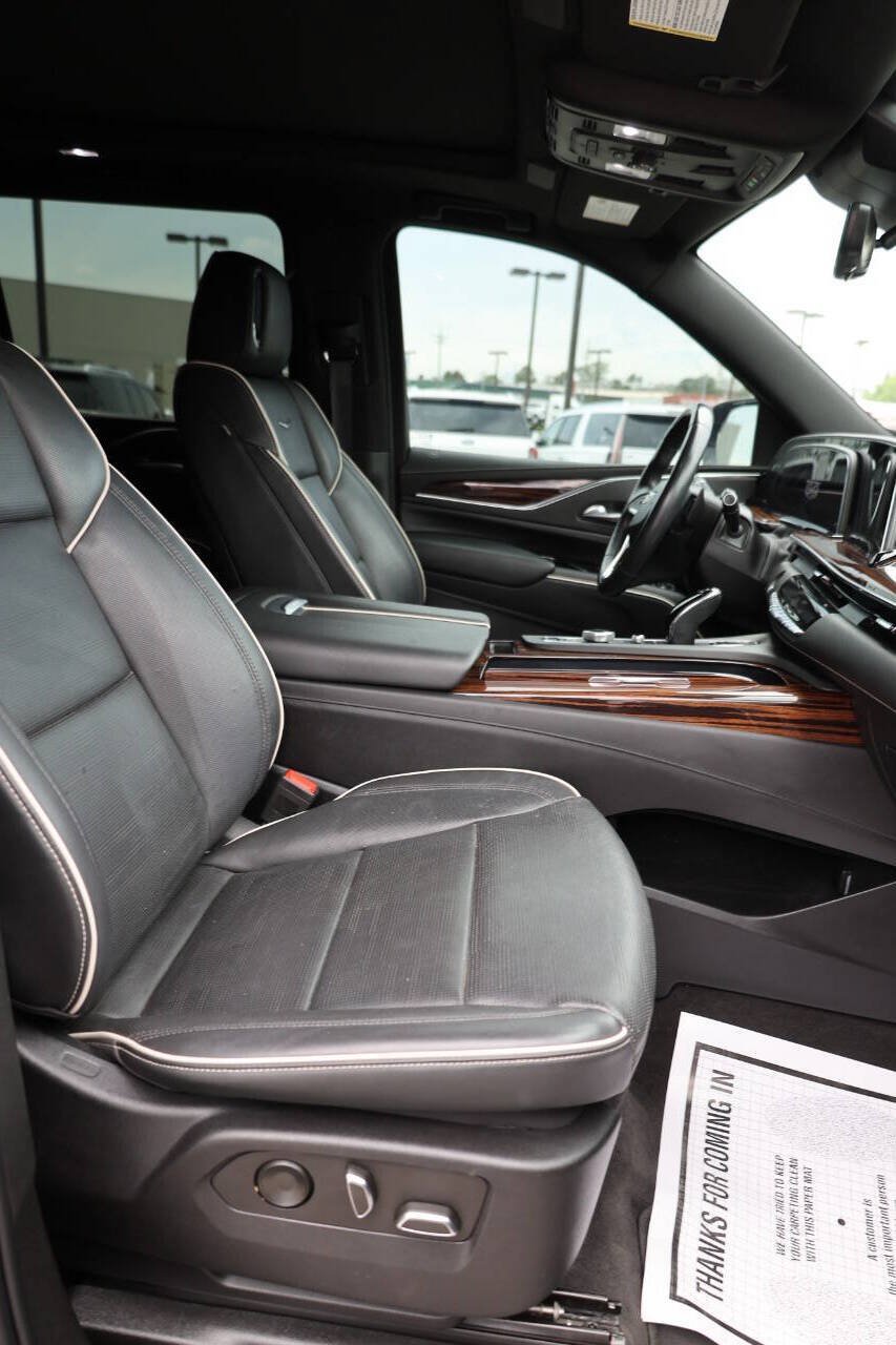 Used 2023 Cadillac Escalade ESV Premium Luxury AWD/4WD image 15