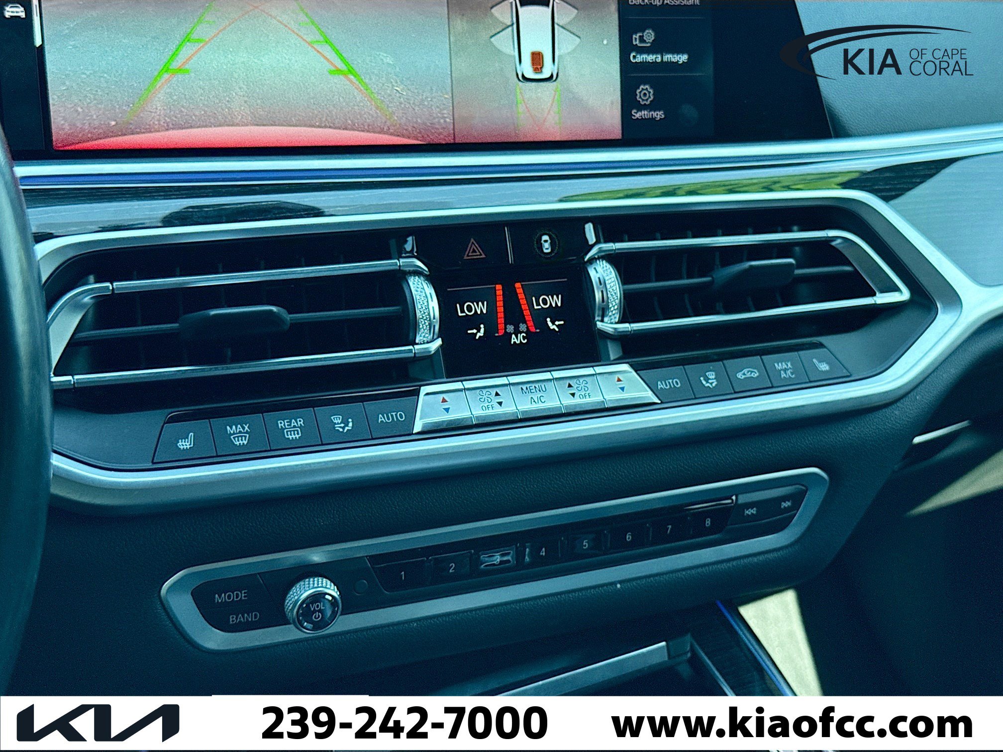 Used 2020 BMW X7 M50i w/ Executive Package image 36