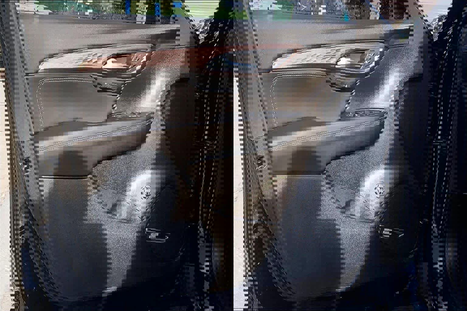 Used 2023 Buick Envision Avenir image 23