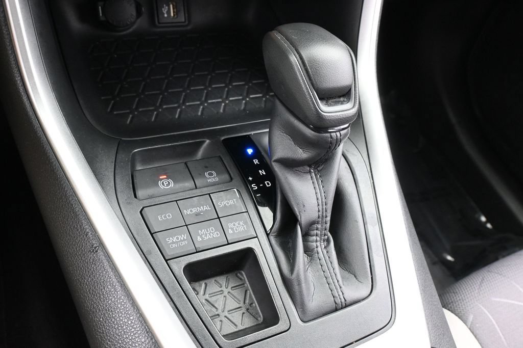 Used 2024 Toyota RAV4 XLE AWD/4WD image 20