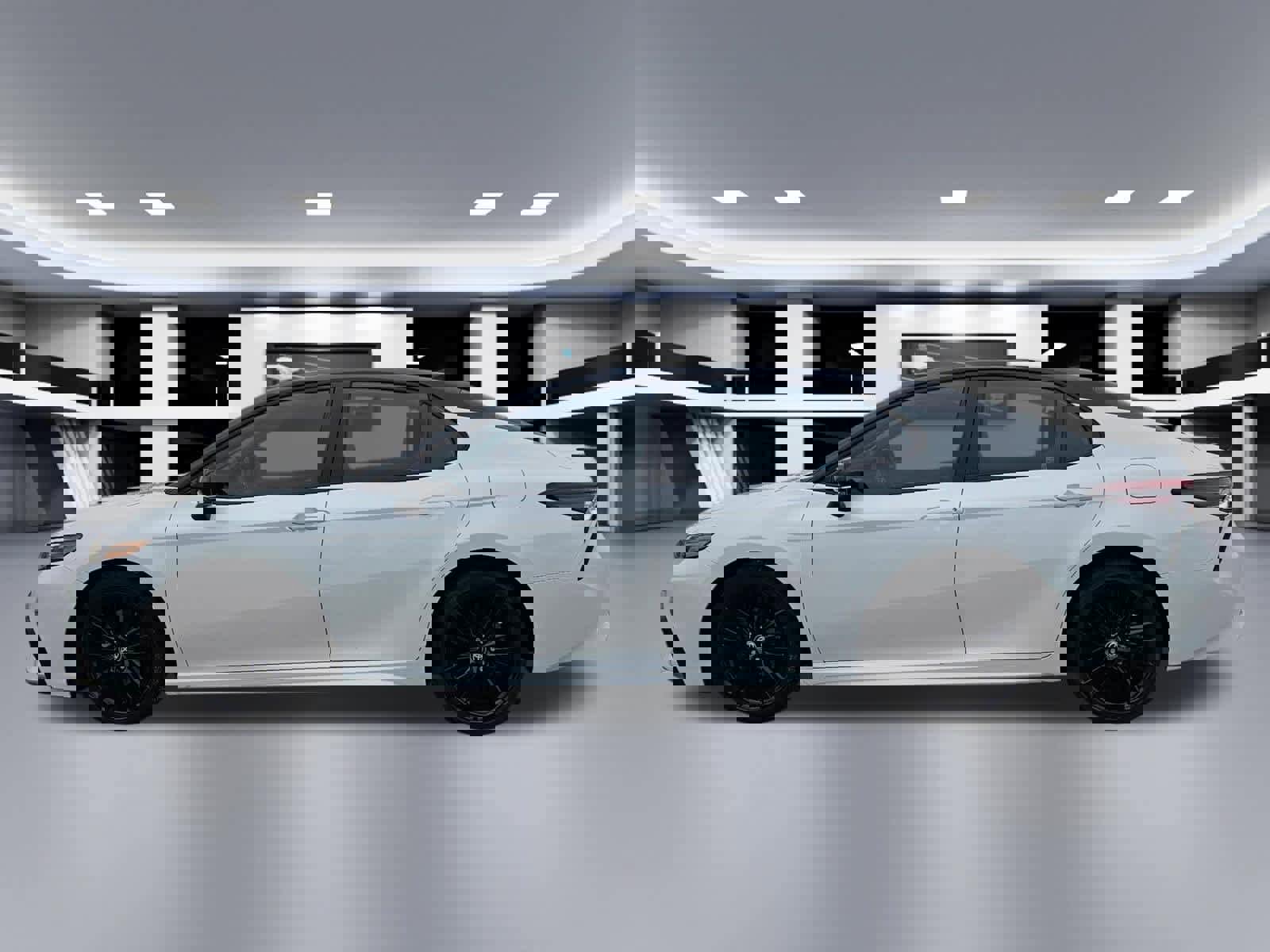 Used 2022 Toyota Camry XSE FWD image 3