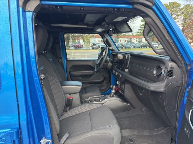 Used 2024 Jeep Wrangler Unlimited Rubicon 4xe w/ Technology Group AWD/4WD image 15