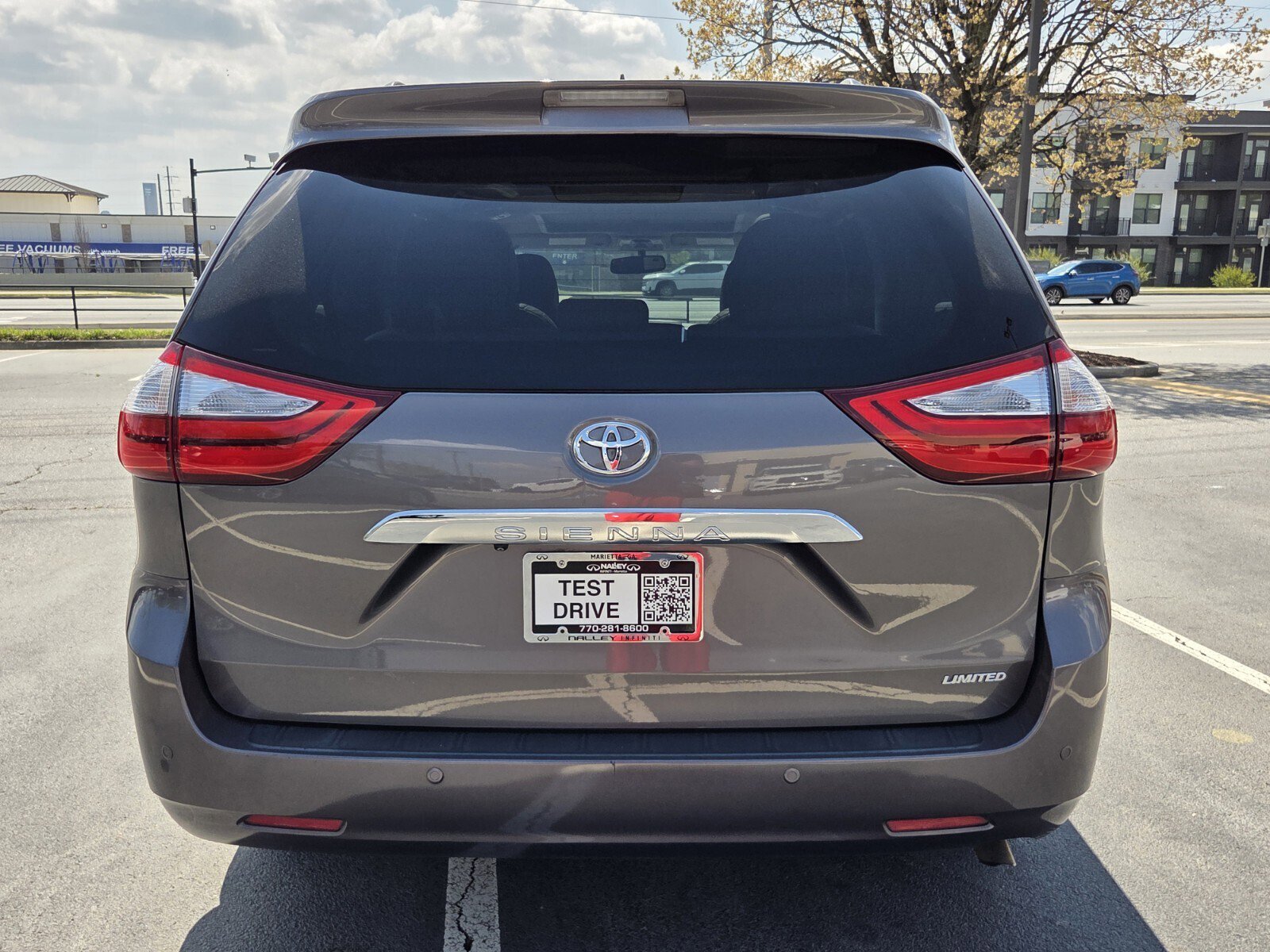 Used 2015 Toyota Sienna Limited image 7