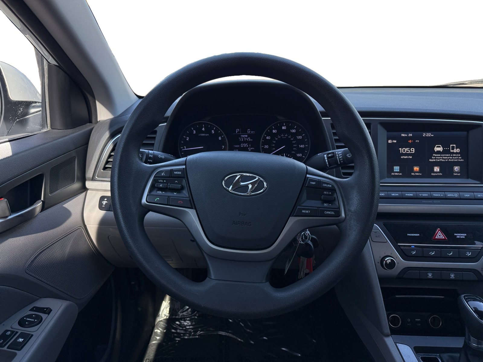 Used 2017 Hyundai Elantra SE image 12