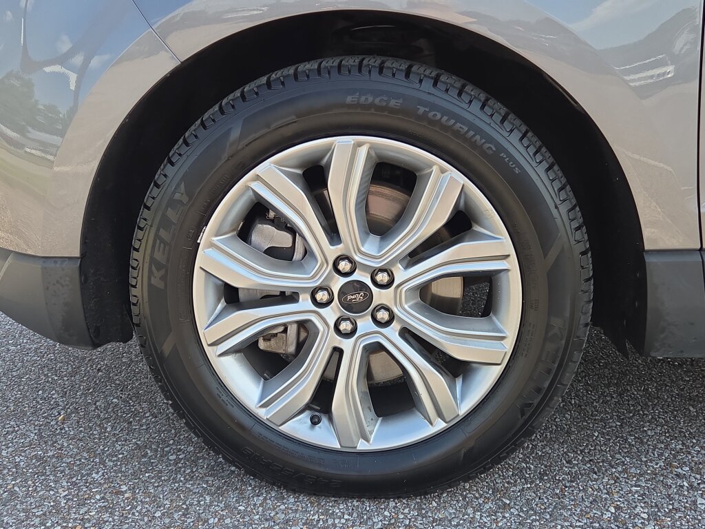 Used 2024 Ford Edge Titanium AWD/4WD image 9