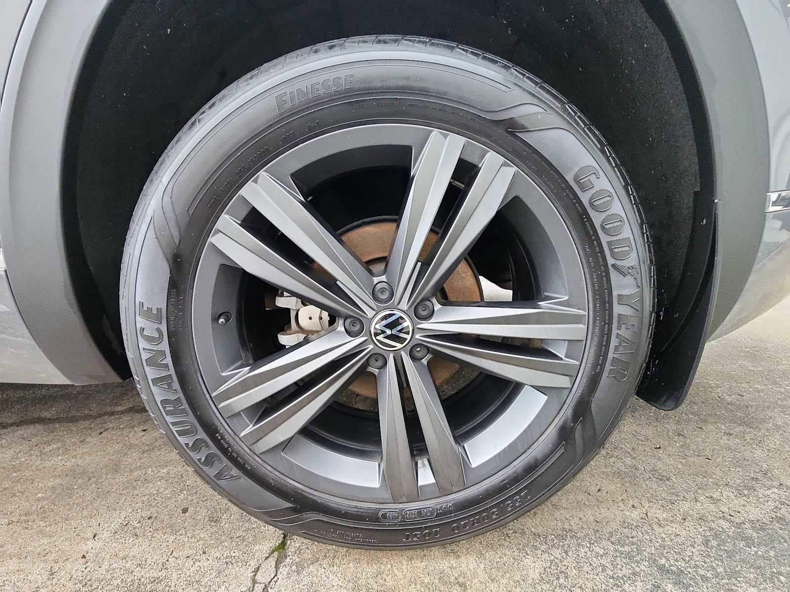 Used 2021 Volkswagen Atlas Cross Sport SE image 10