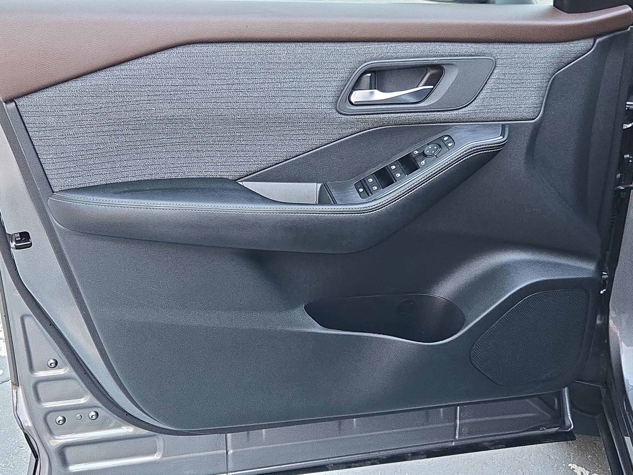 Used 2023 Nissan Rogue SV FWD image 20