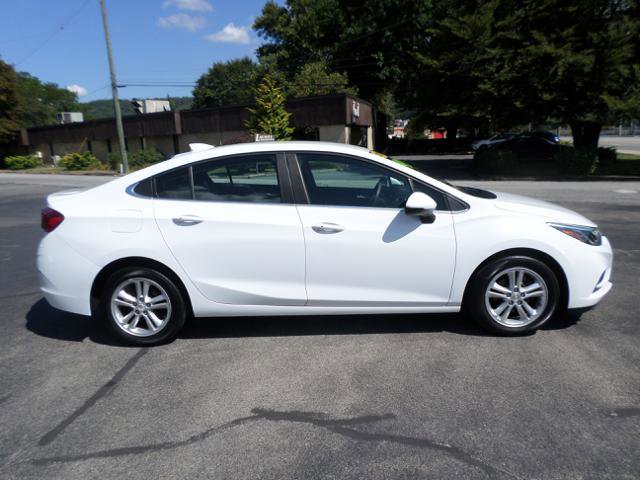 Used 2018 Chevrolet Cruze LT w/ Convenience Package image 8