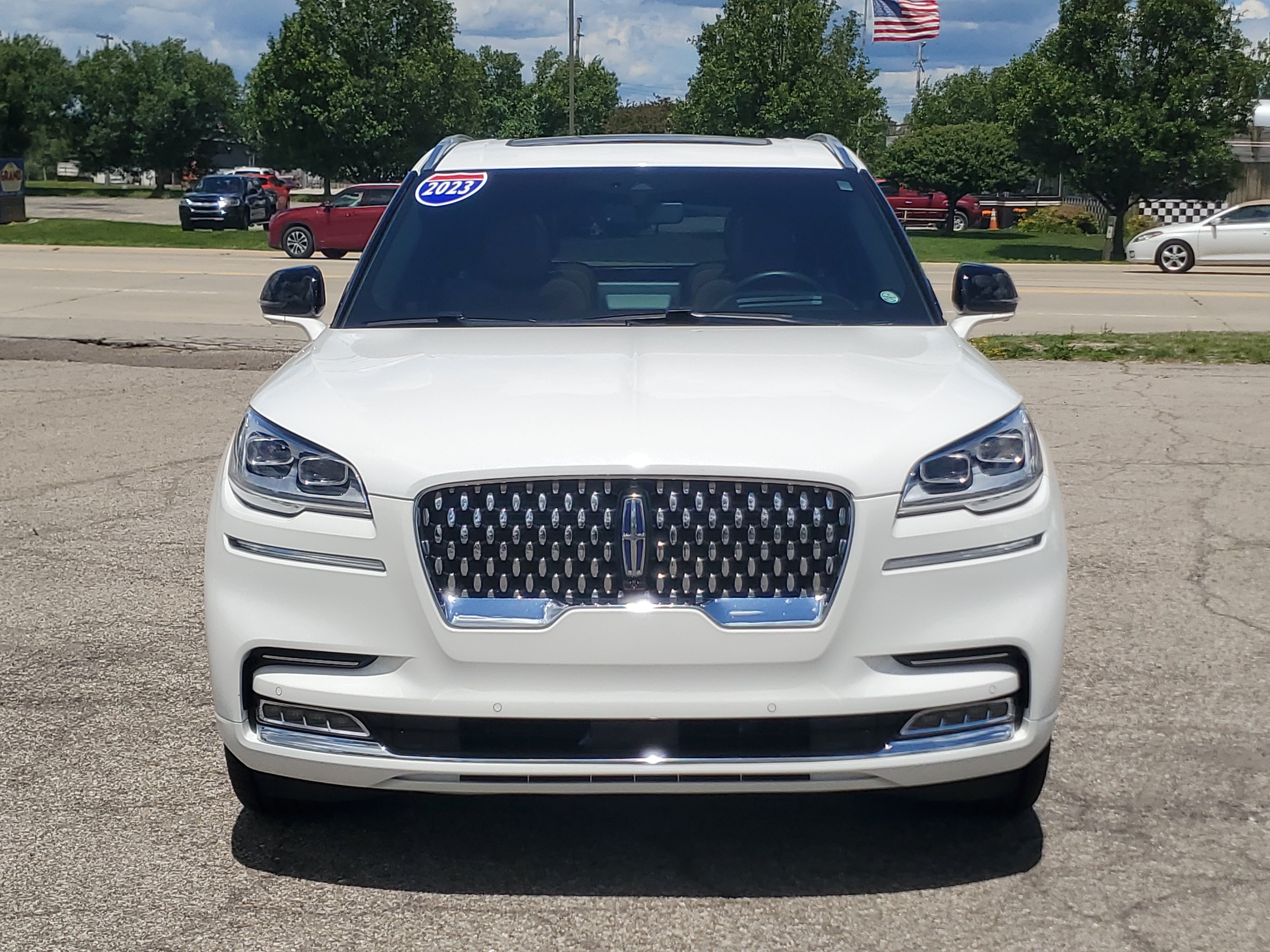 Certified 2023 Lincoln Aviator Black Label Grand Touring w/ Class IV Trailer Tow Package AWD/4WD video 2