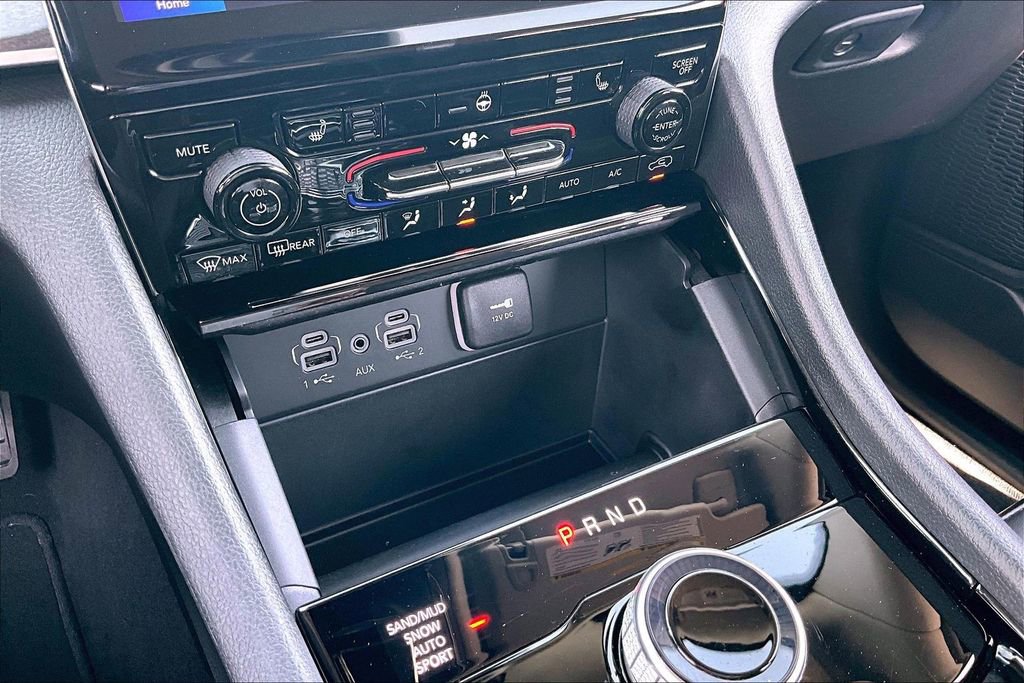 Used 2023 Jeep Grand Cherokee Limited image 32