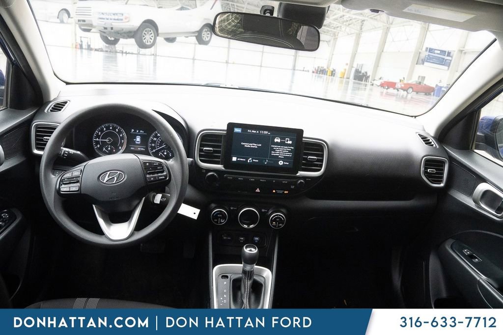 Used 2020 Hyundai Venue SEL image 4