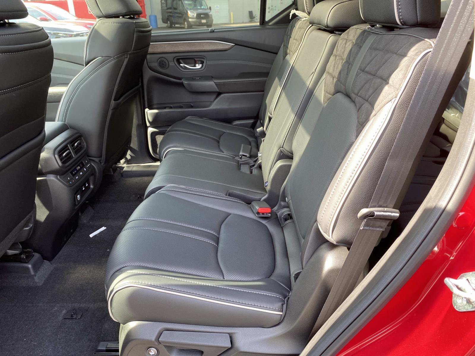 New 2026 Honda Pilot Elite image 8
