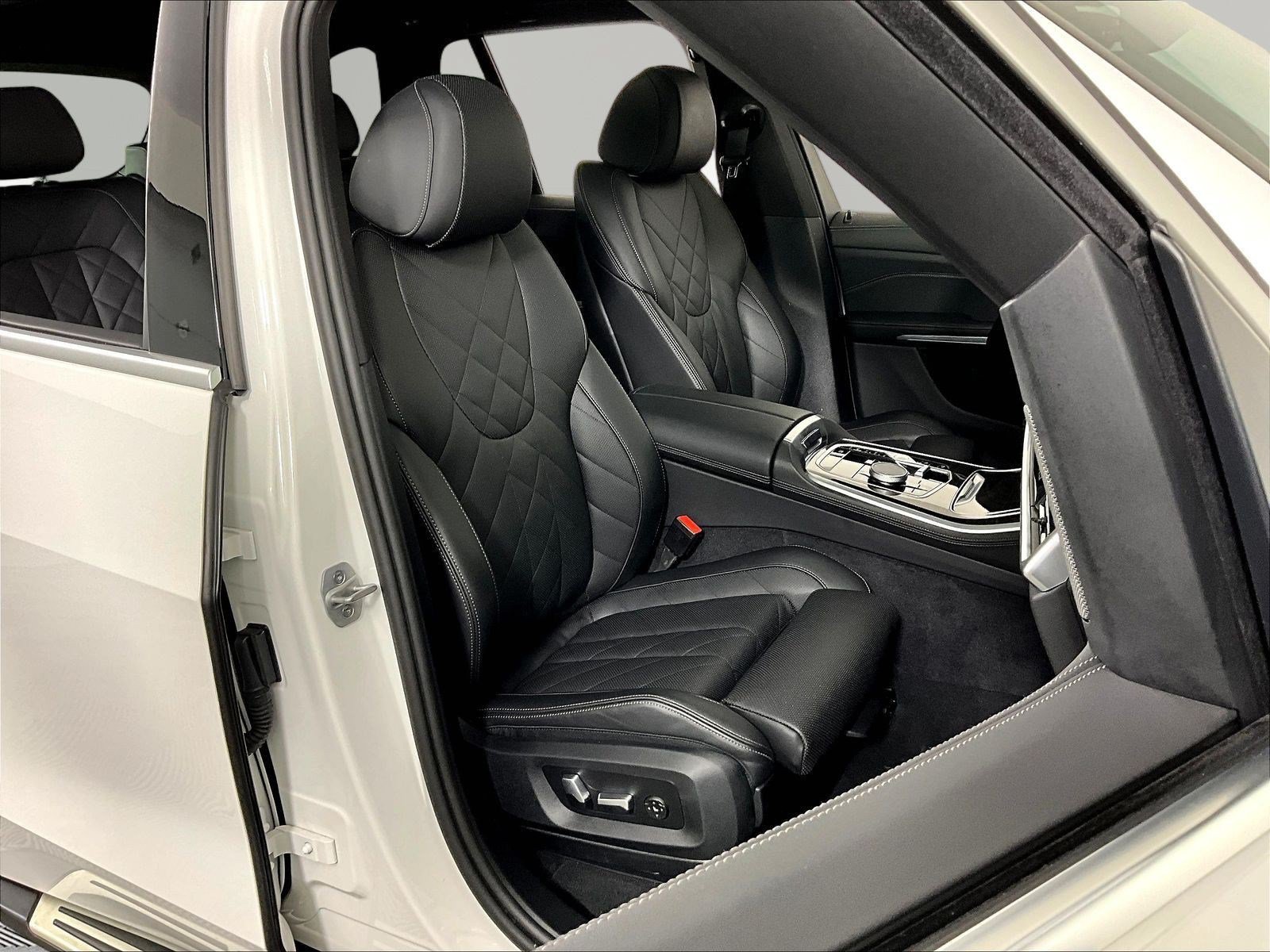 Used 2026 BMW X5 xDrive40i AWD/4WD image 29