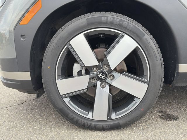 Used 2024 Hyundai Santa Fe Limited AWD/4WD image 16