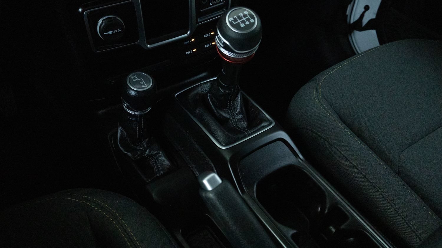 Used 2024 Jeep Wrangler Sport AWD/4WD image 13