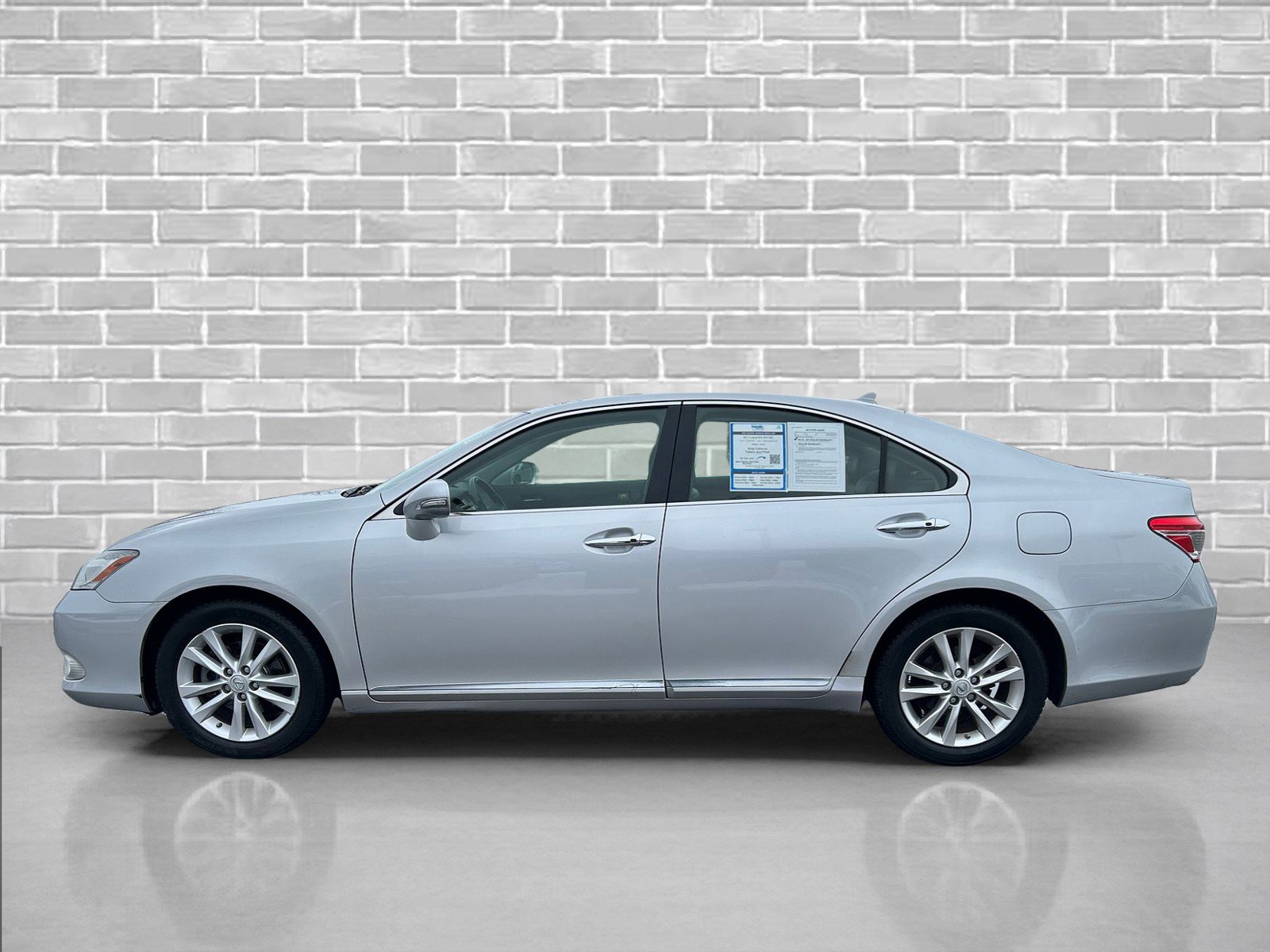 Used 2011 Lexus ES 350 image 2