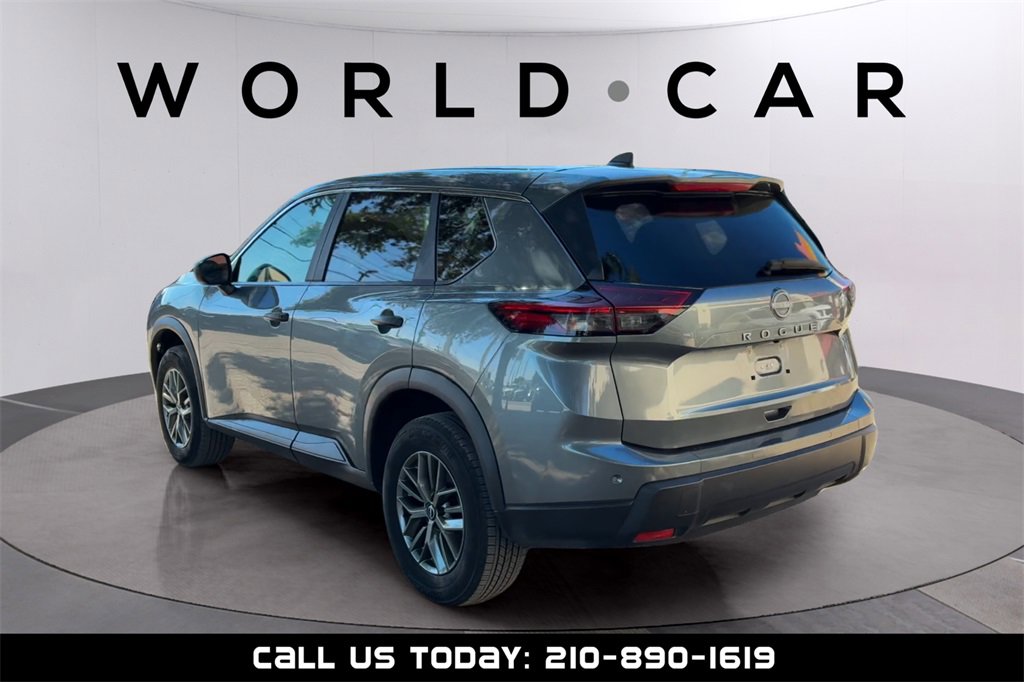 Used 2024 Nissan Rogue S image 5