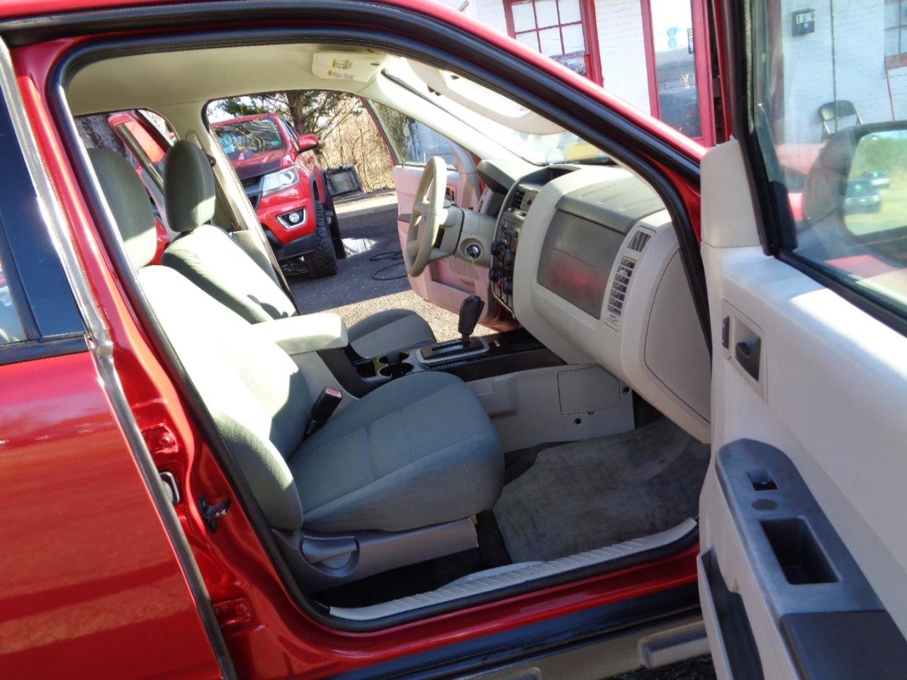 Used 2010 Ford Escape XLS FWD image 14