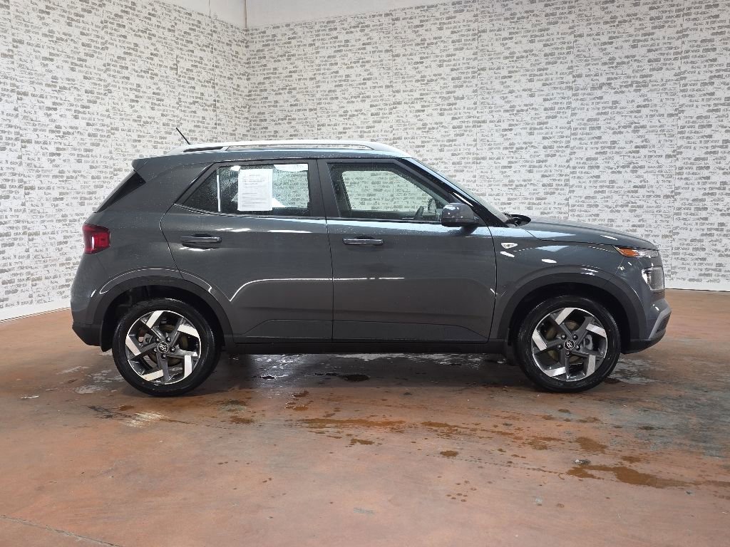 Used 2026 Hyundai Venue SEL FWD image 6