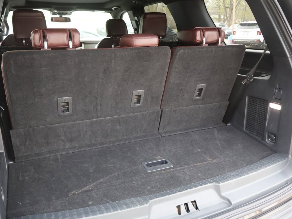 Used 2024 Ford Expedition Limited AWD/4WD image 9