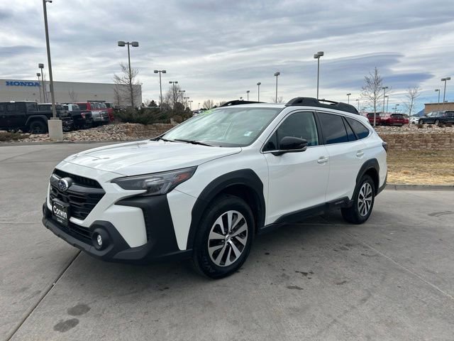 Used 2025 Subaru Outback Premium image 3