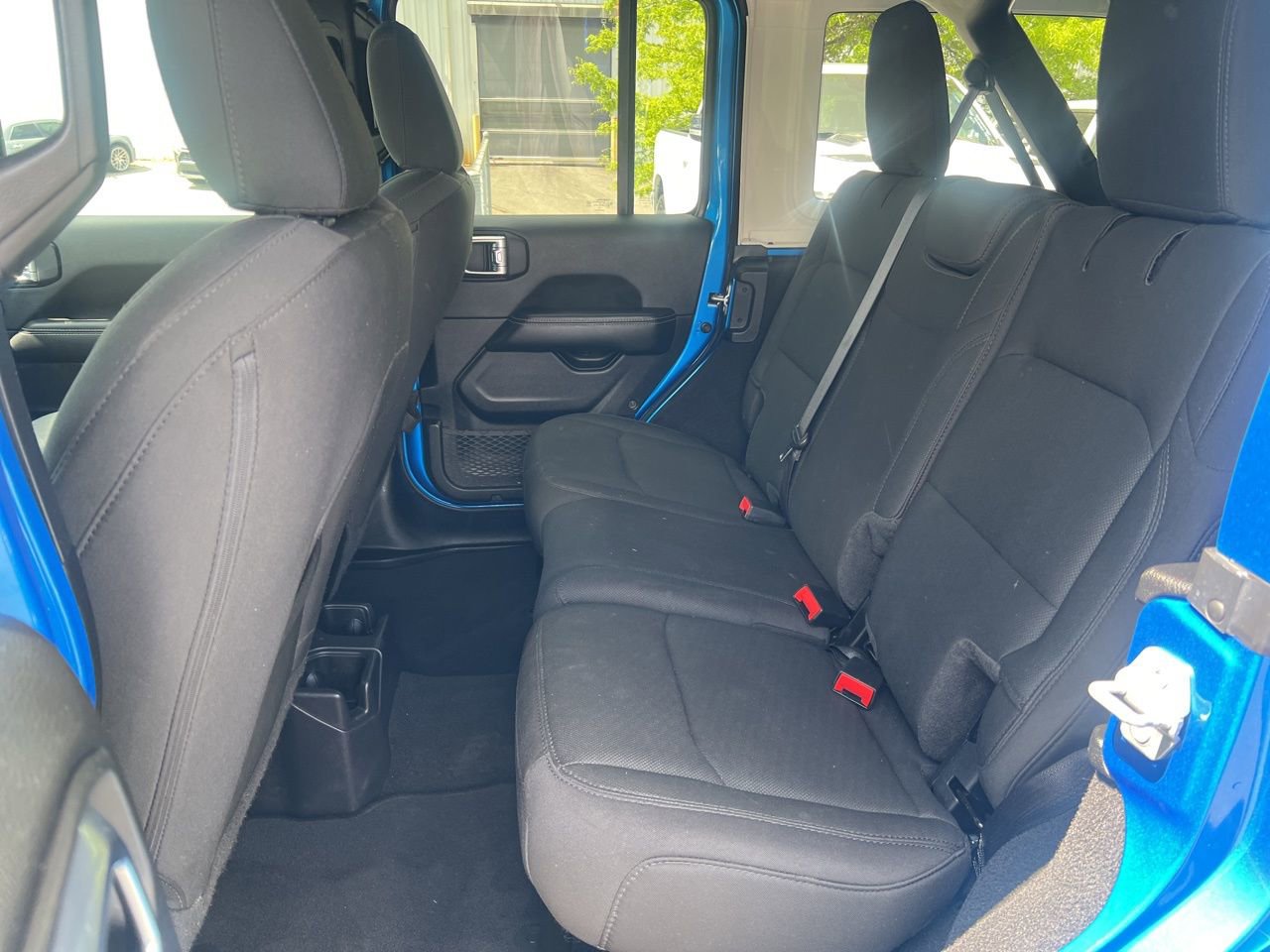 Used 2022 Jeep Wrangler Unlimited Sahara w/ Cold Weather Group image 17