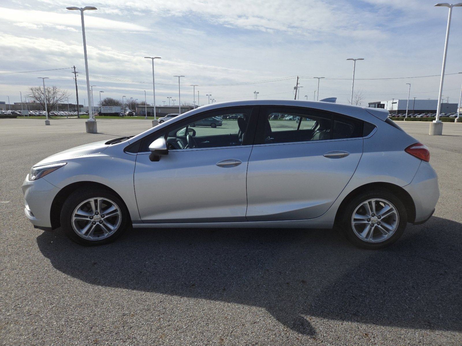 Used 2017 Chevrolet Cruze LT image 10