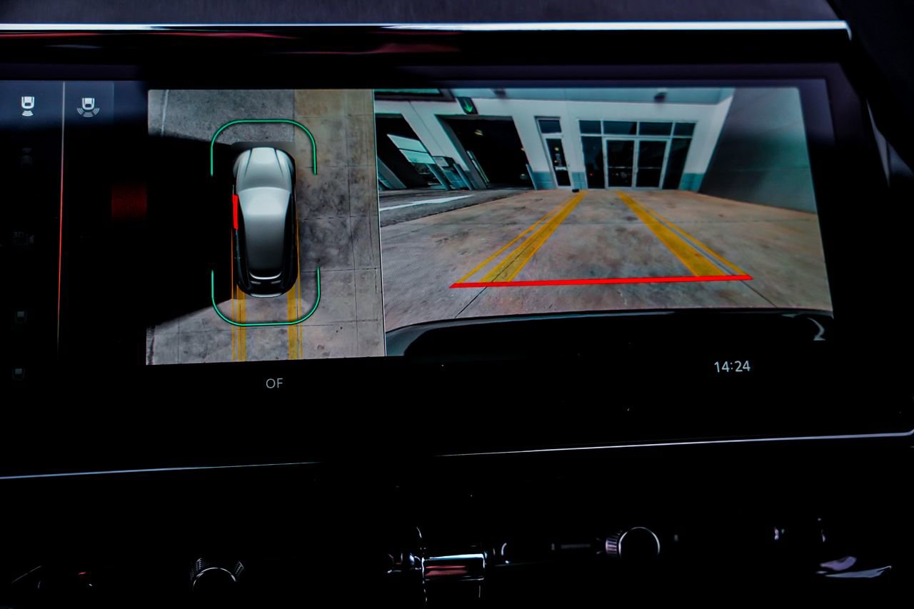 New 2025 Aston Martin DBX 707 image 25