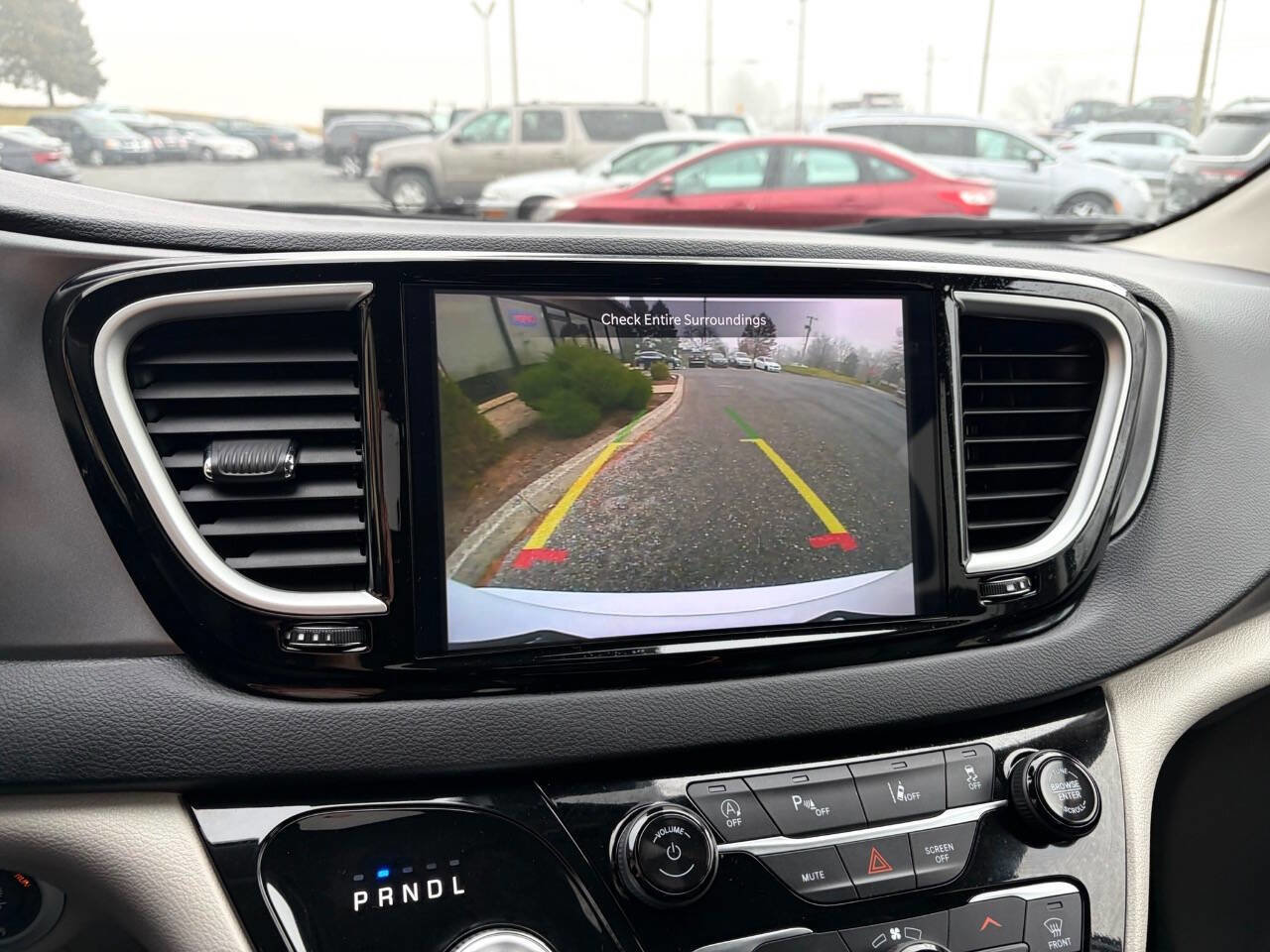 Used 2024 Chrysler Pacifica Touring-L image 24