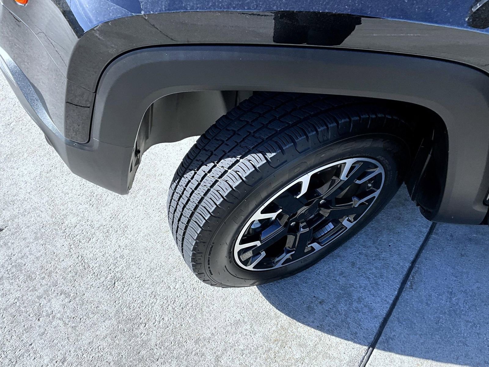 Used 2023 Jeep Renegade Latitude image 23