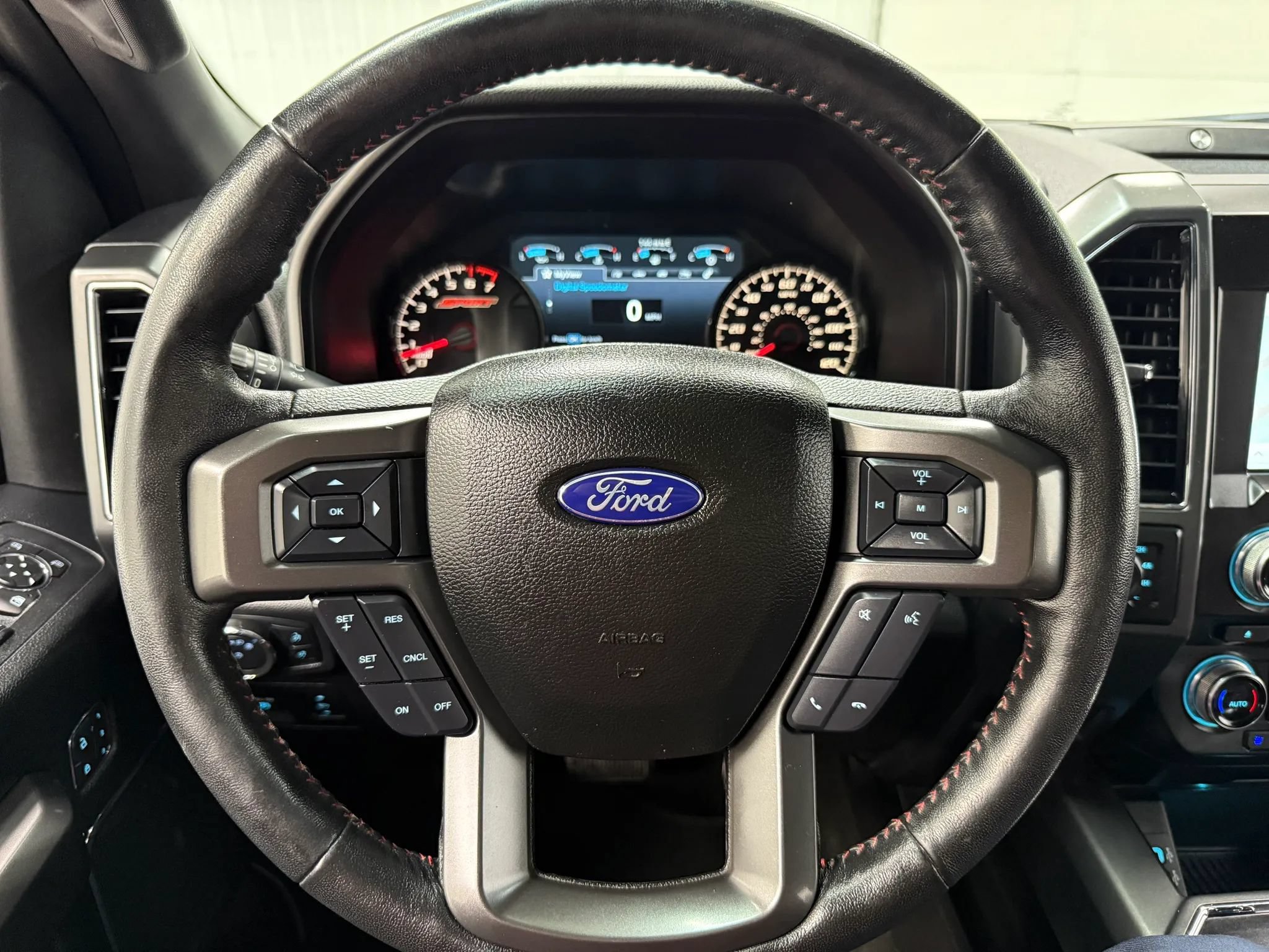 Used 2018 Ford F150 Lariat w/ Equipment Group 502A Luxury AWD/4WD image 18