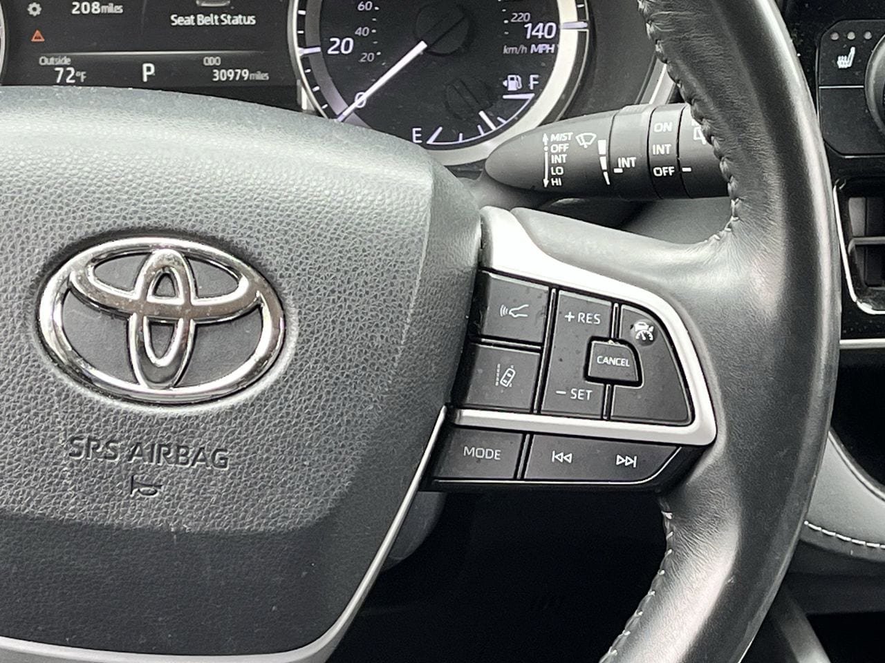 Used 2023 Toyota Highlander XLE FWD image 14