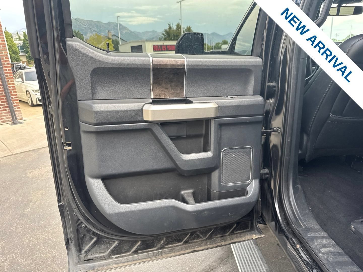 Used 2022 Ford F350 Lariat w/ Tremor Off-Road Package AWD/4WD image 19