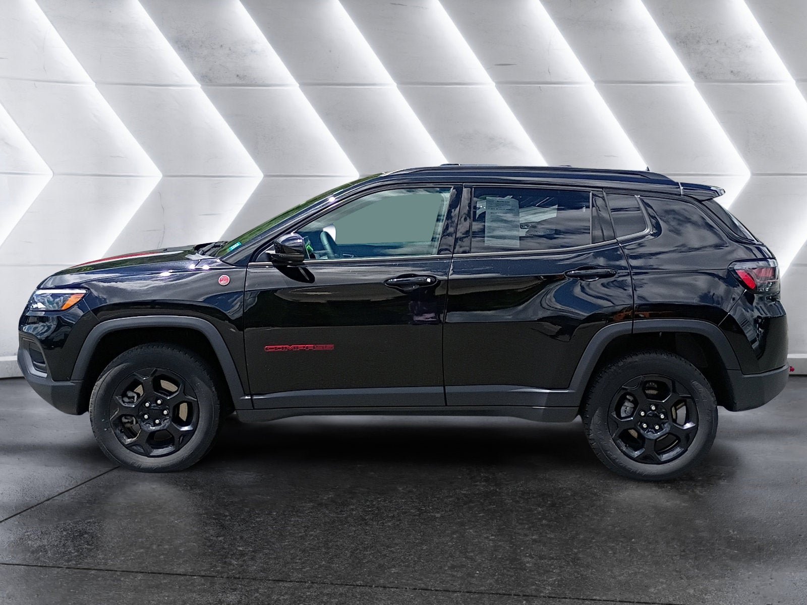 Certified 2023 Jeep Compass Trailhawk w/ Trailhawk Elite Group AWD/4WD image 3