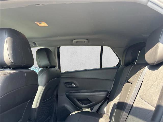 Used 2017 Chevrolet Trax LT w/ LT Convenience Package FWD image 14