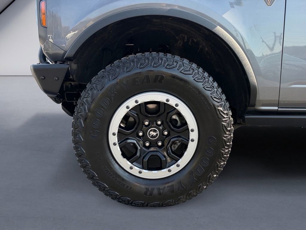 Used 2023 Ford Bronco Badlands image 9
