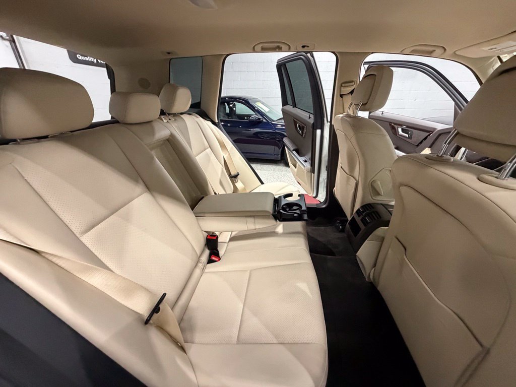 Used 2013 Mercedes-Benz GLK 350 4MATIC image 30