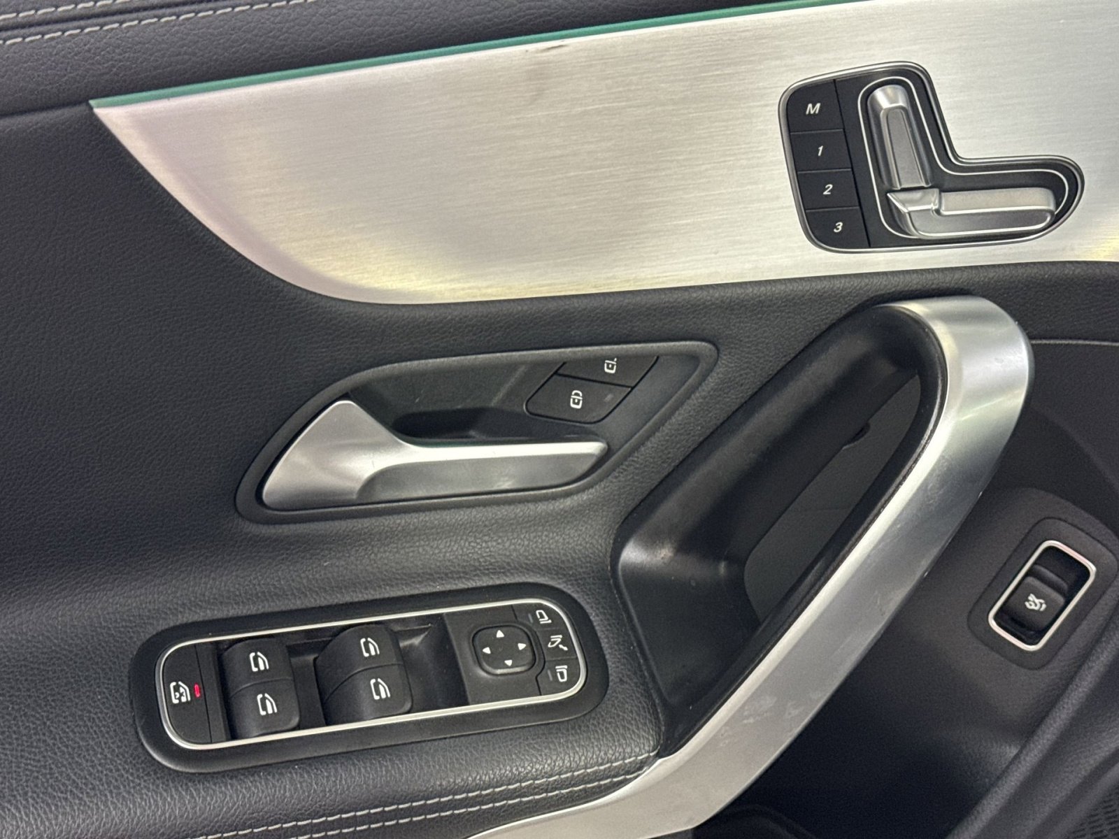 Used 2025 Mercedes-Benz CLA 250 4MATIC image 19