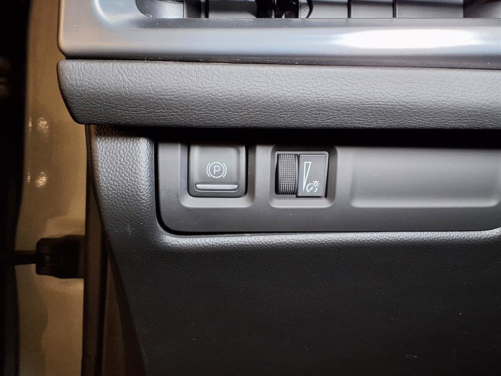 Used 2024 Cadillac XT4 Premium Luxury image 12