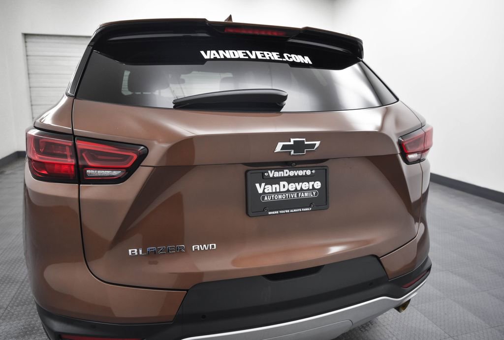 Used 2023 Chevrolet Blazer LT w/ Driver Confidence Package image 8